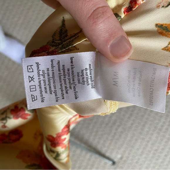 WeWoreWhat Size M light Yellow Strappy Midi Length Dress with Open Back - Picture 6 of 7